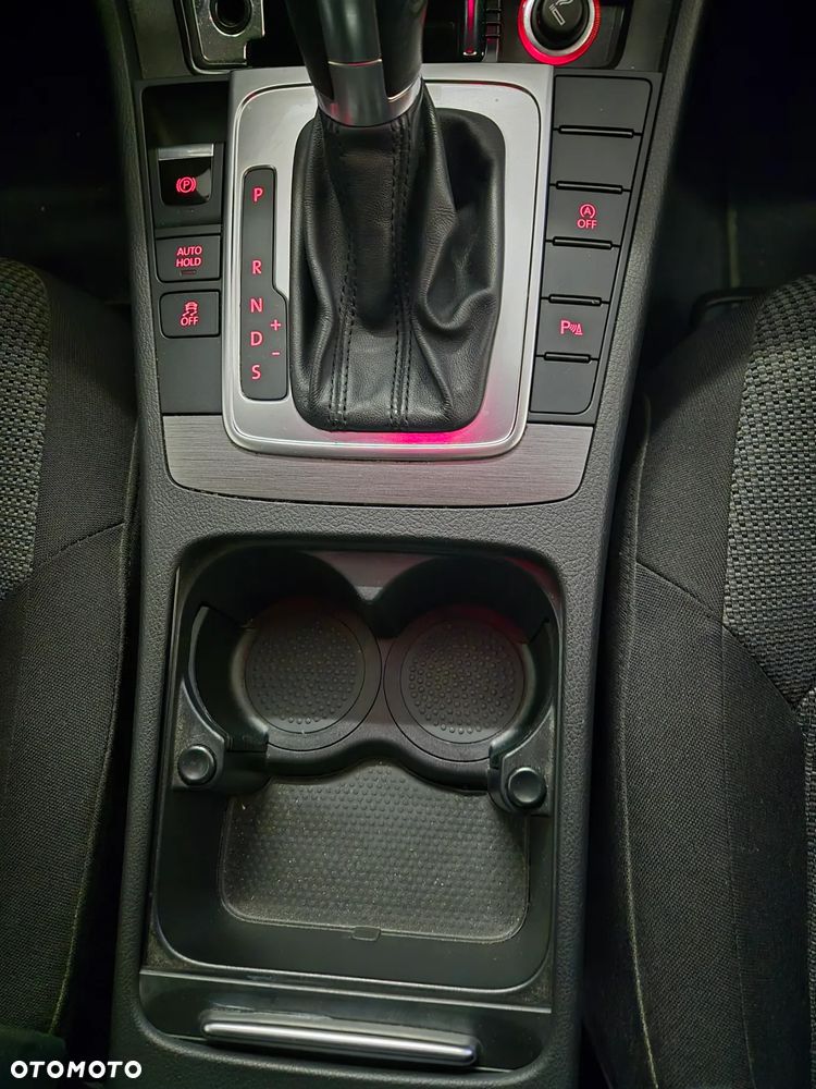 Volkswagen Passat 2.0 TDI DPF DSG Comfortline - 20