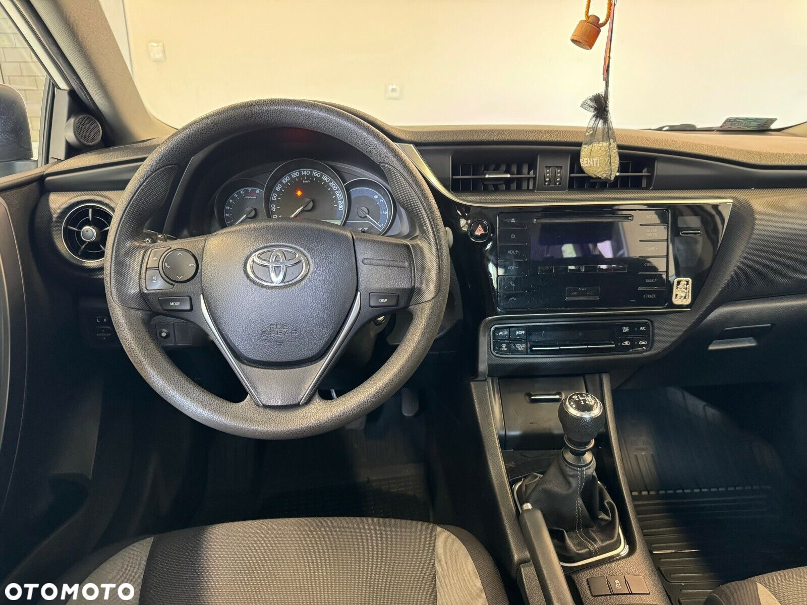 Toyota Auris - 14