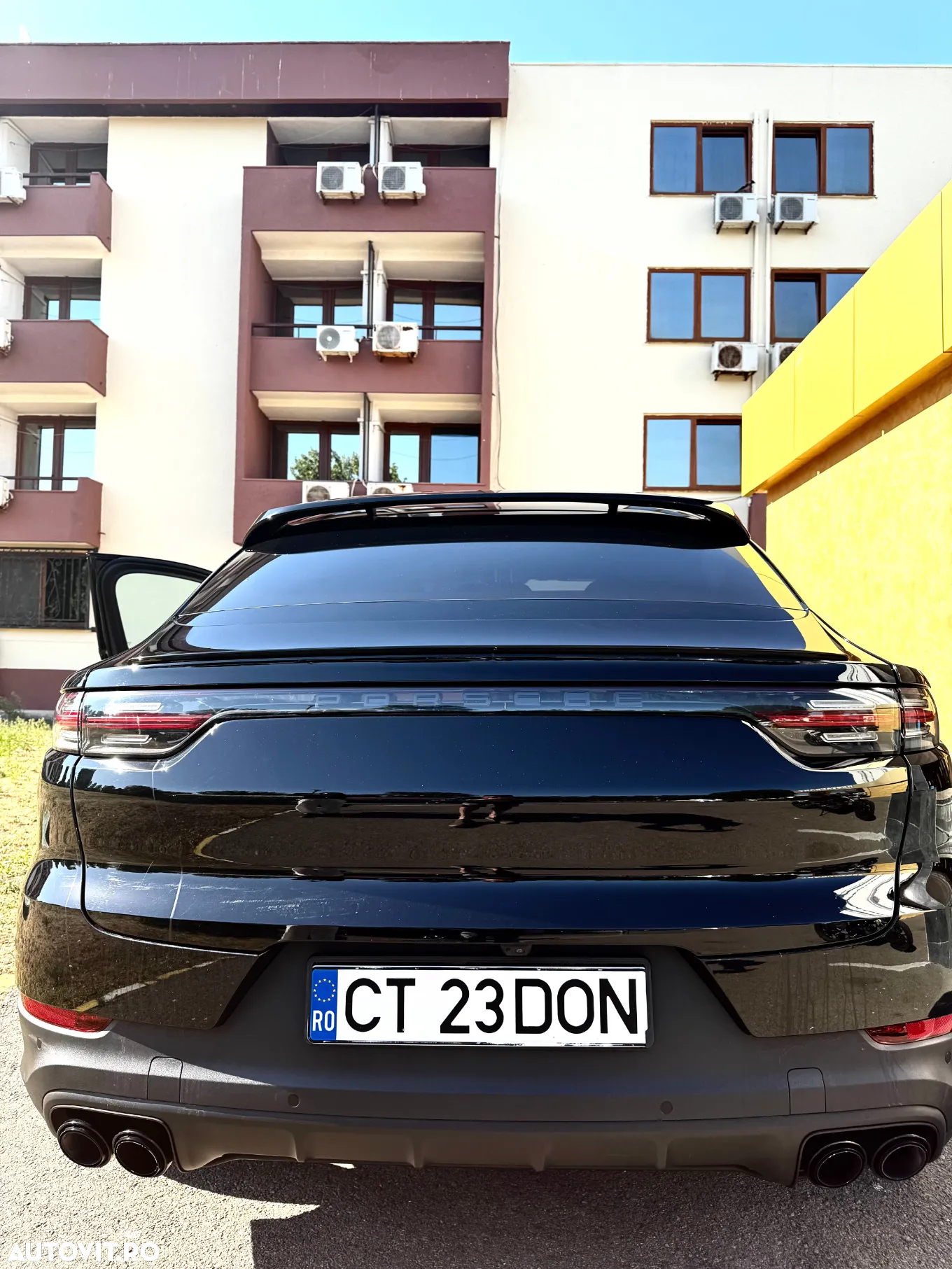 Porsche Cayenne - 2