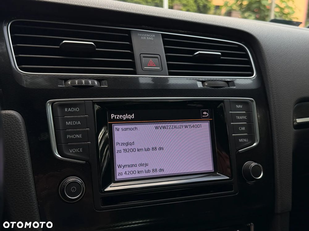 Volkswagen Golf - 34