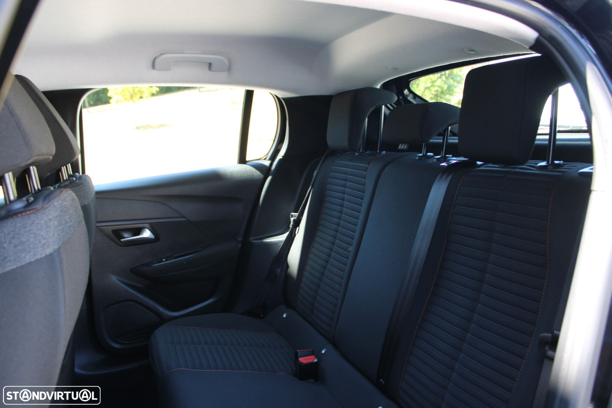 Peugeot 208 1.2 PureTech Active Pack - 7