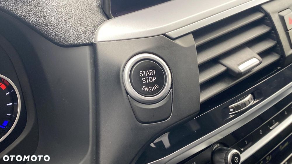 BMW X3 xDrive20d Advantage - 18