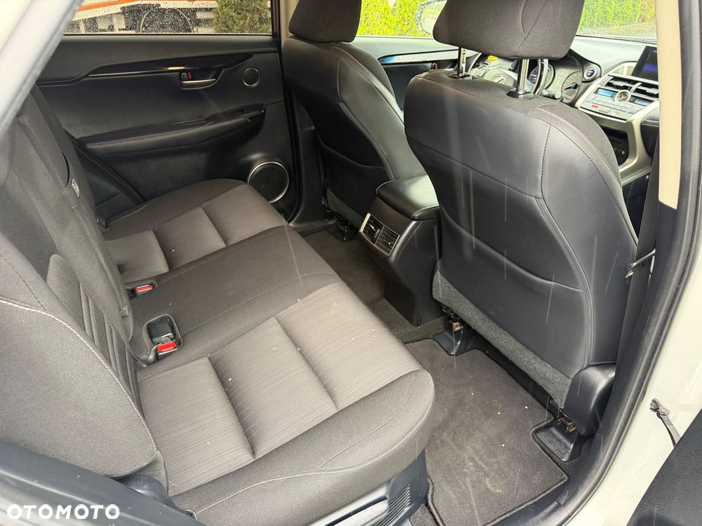 Lexus NX 300h Business Edition - 12