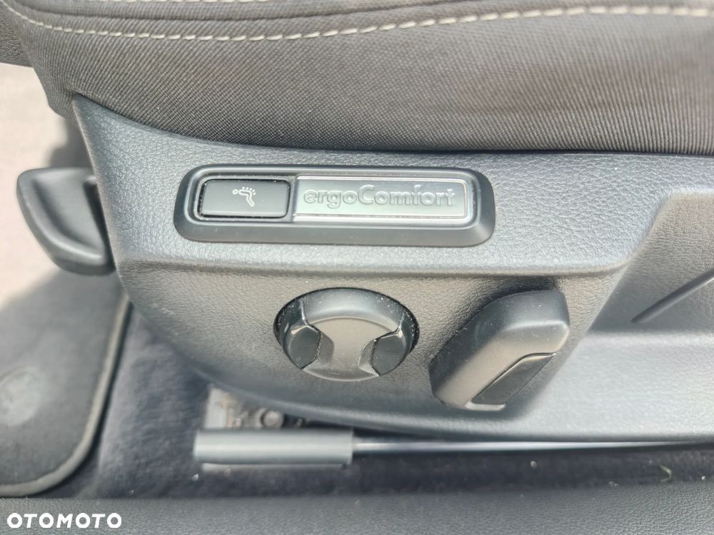 Volkswagen Passat - 25