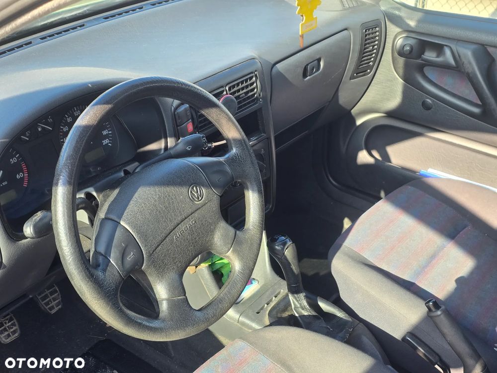 Volkswagen Polo 60 - 6