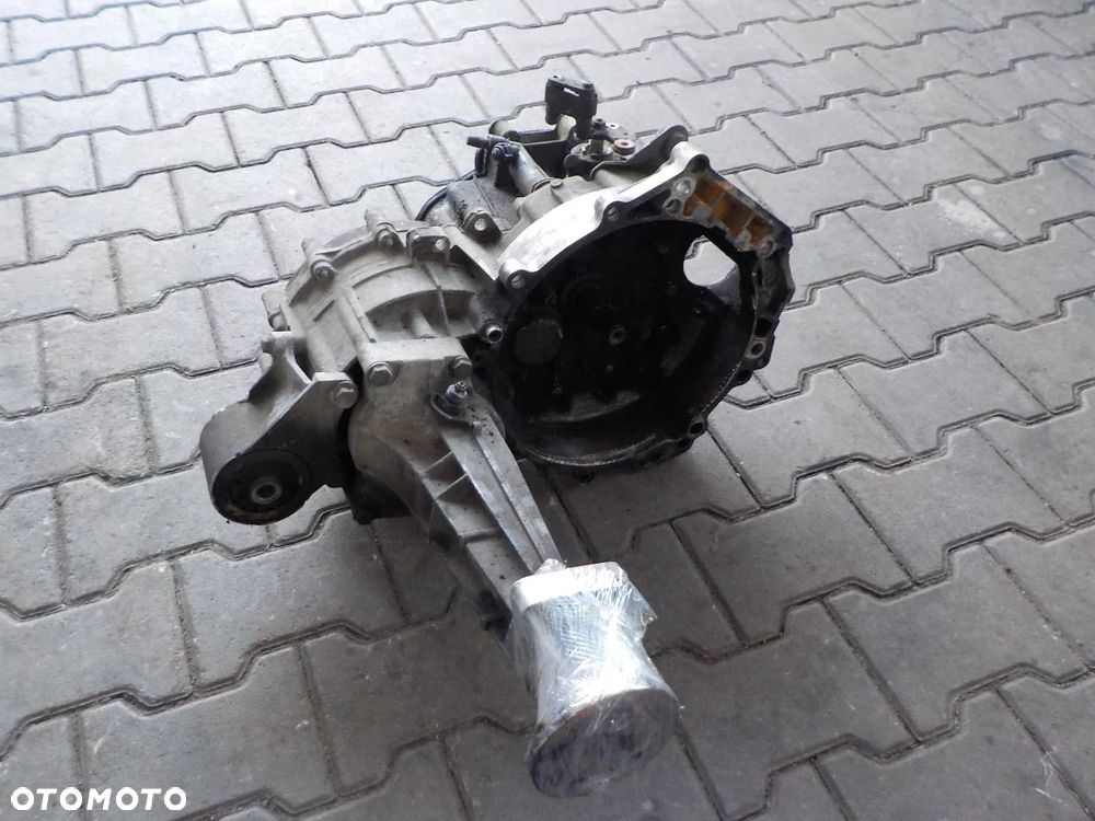 VW T4 90-95 1.9 TD 2.4D SKRZYNIA BIEGÓW CRM - 3