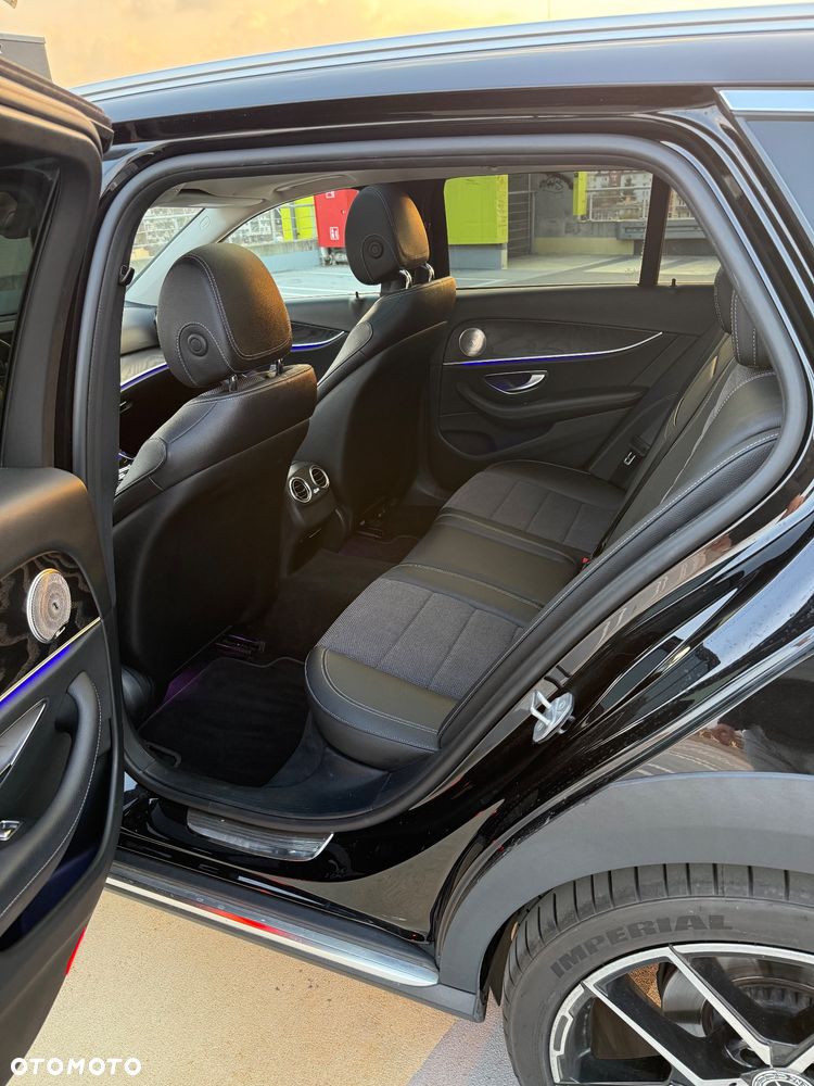 Mercedes-Benz Klasa E 220 d 4-Matic 9G-TRONIC - 20
