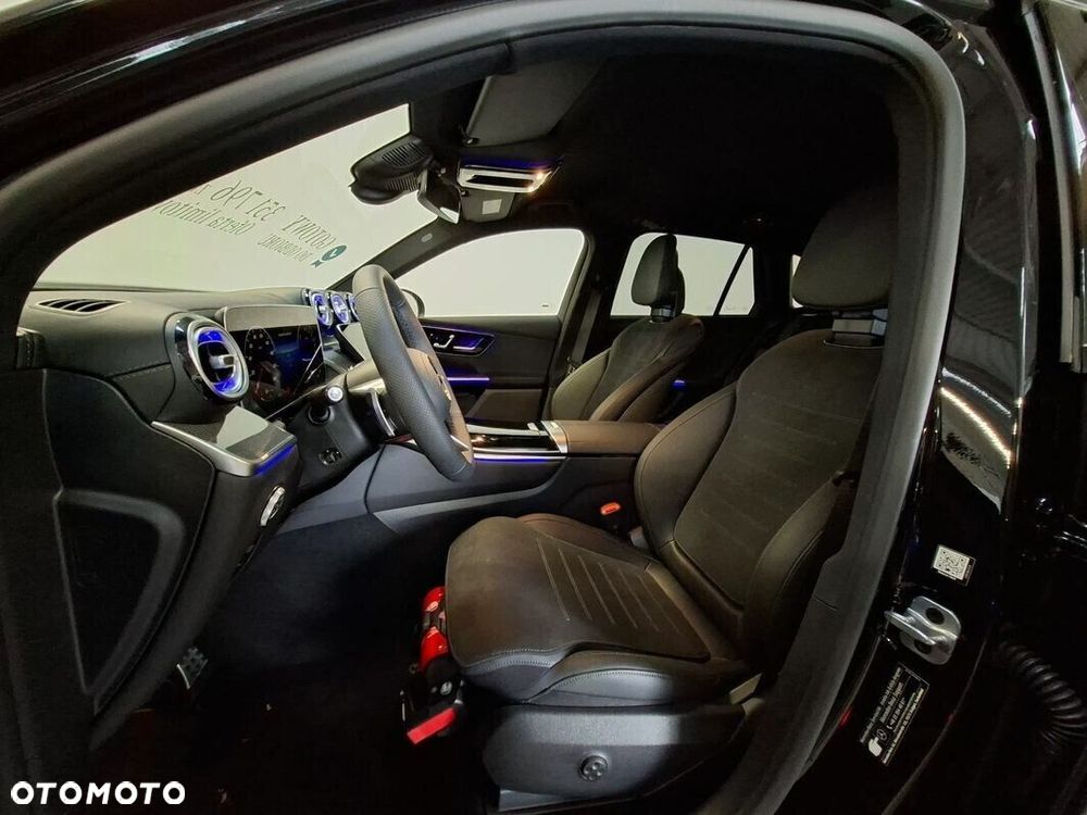 Mercedes-Benz GLC - 32