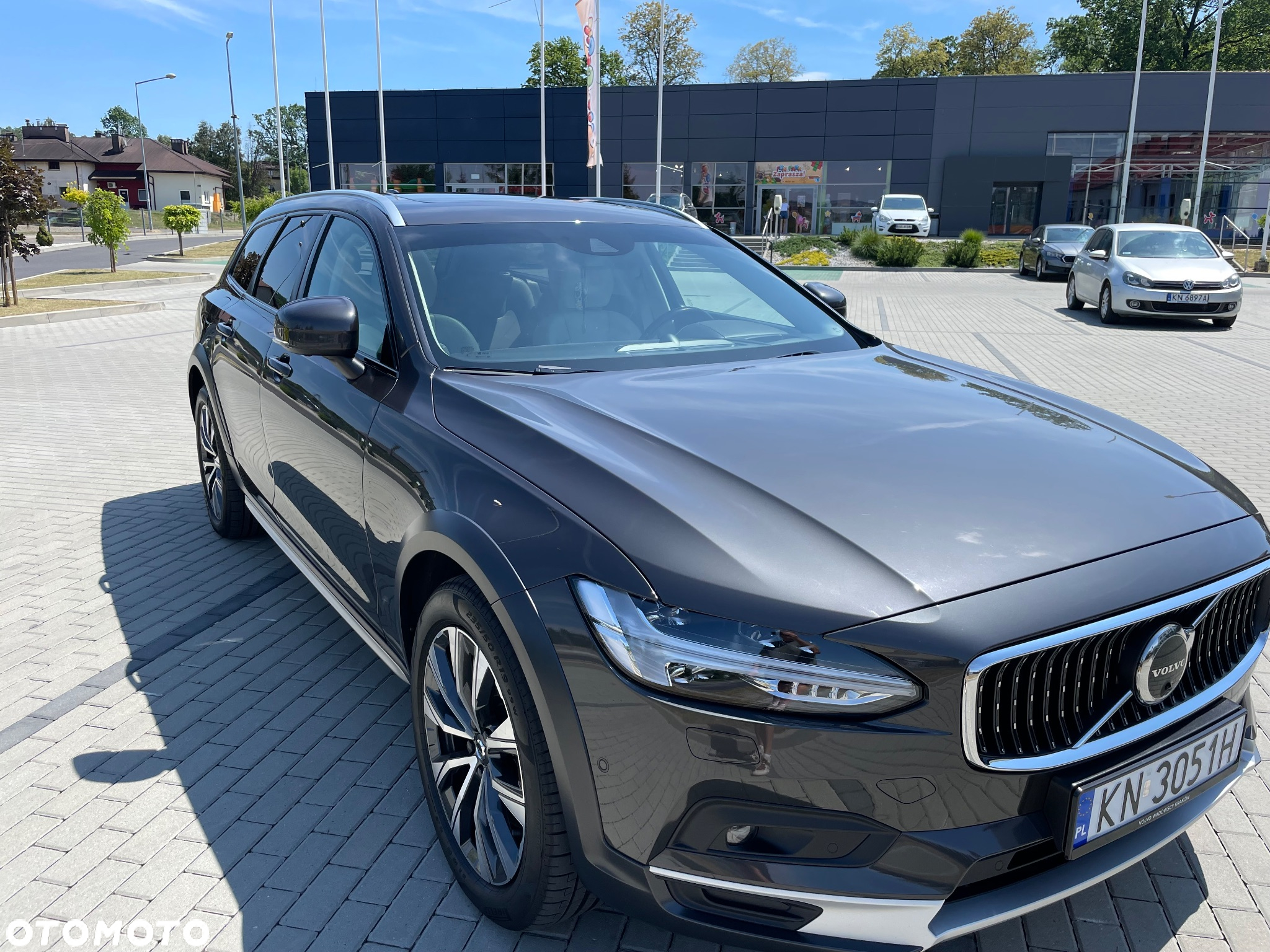 Volvo V90 Cross Country - 11