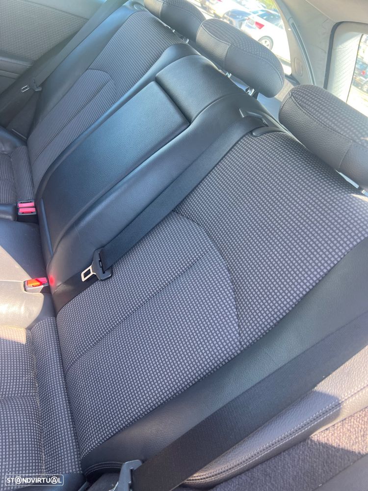 Mercedes-Benz E 220 CDi Avantgarde - 11