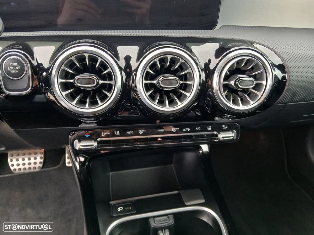 Mercedes-Benz A 250 e 8G-DCT AMG Line - 16