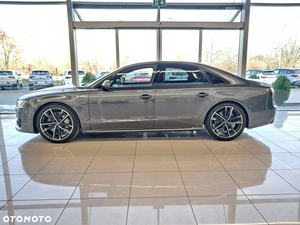 Audi S8 - 4