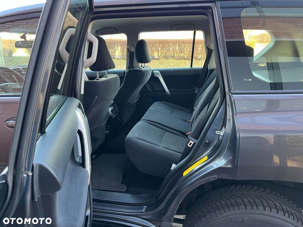 Toyota Land Cruiser - 26