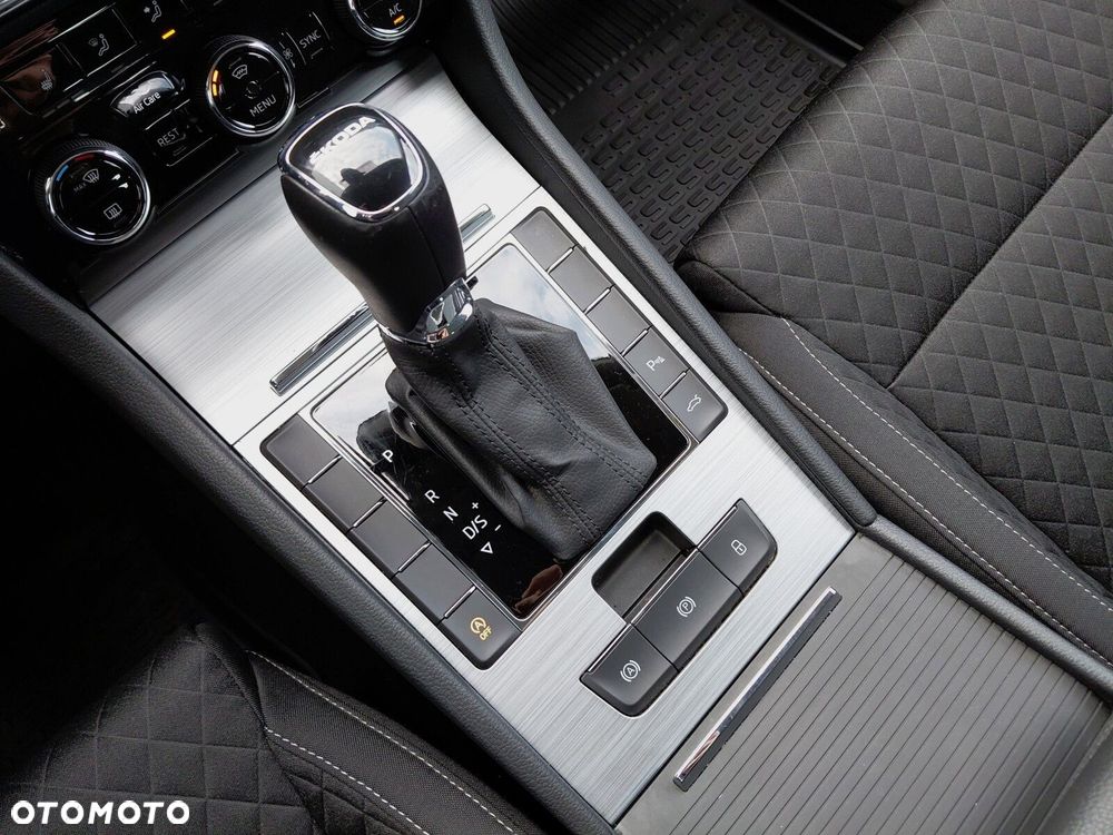 Skoda Superb 1.5 TSI Ambition DSG - 30