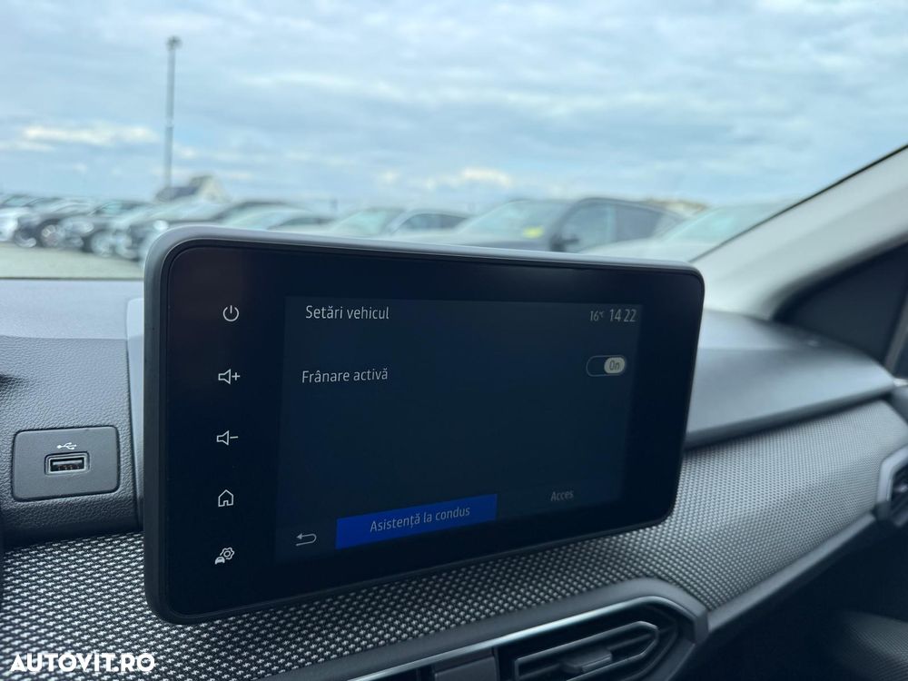 Dacia Logan TCe 90 Essential - 30