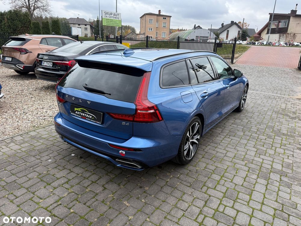 Volvo V60 B4 B R-Design - 37