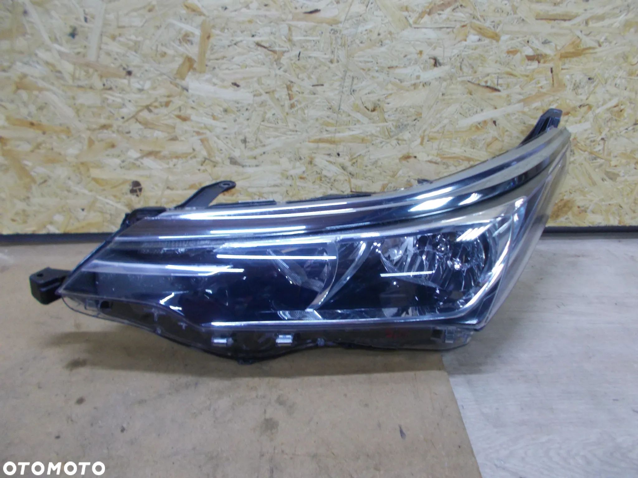 TOYOTA COROLLA E16 LIFT CHROM LAMPA LED LEWA PRZÓD PRZEDNIA - 1
