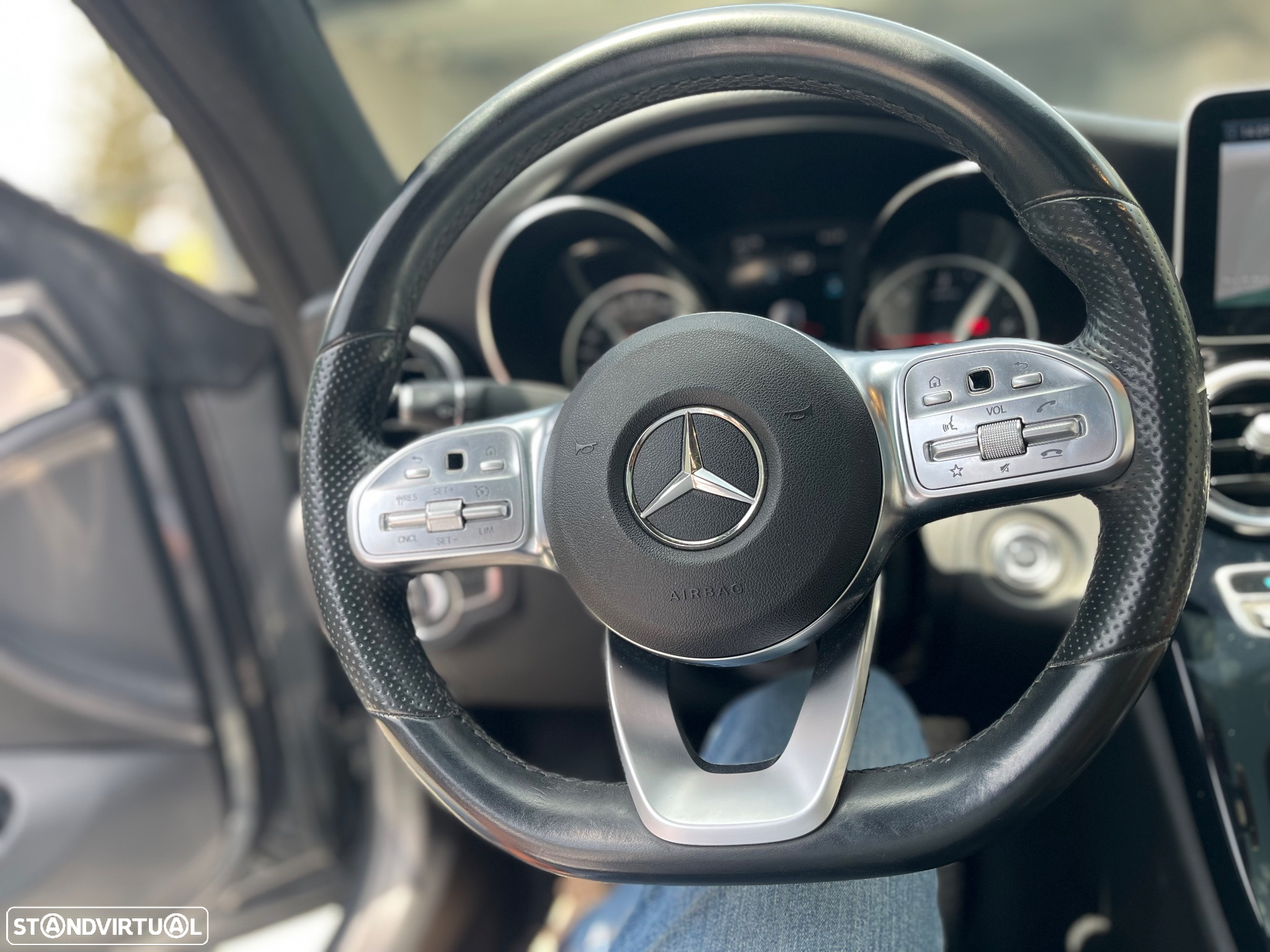 Mercedes-Benz C 220 d AMG Line - 26
