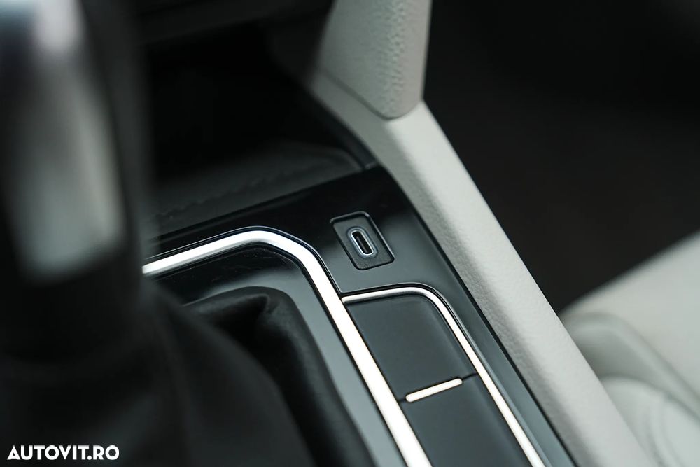 Volkswagen Passat 2.0 TDI DSG Highline - 36