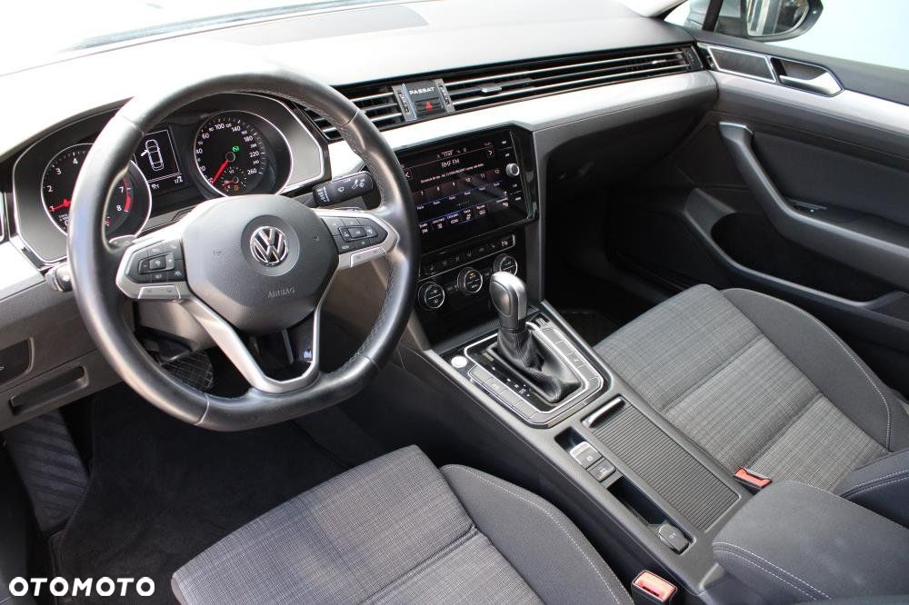 Volkswagen Passat - 10