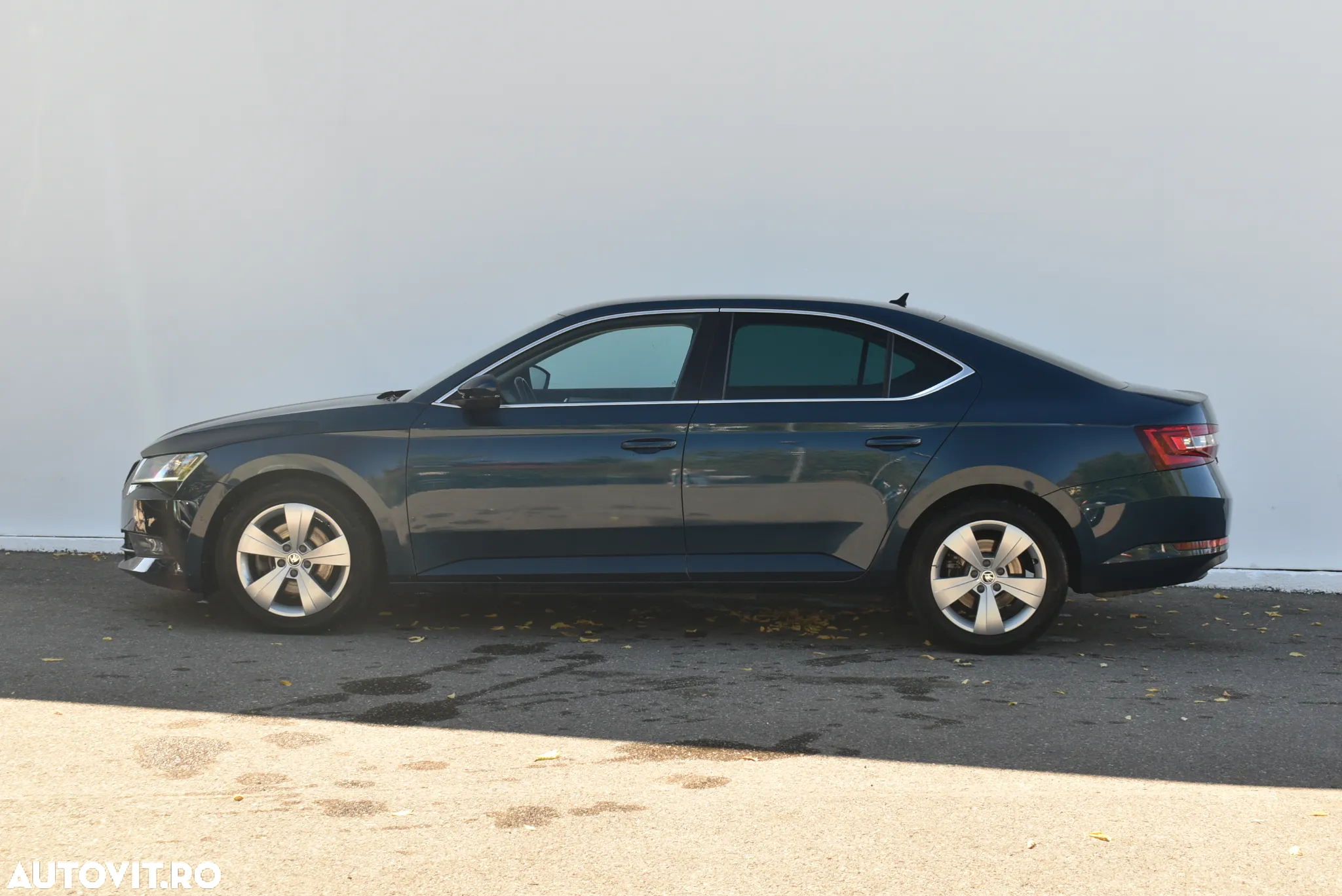 Skoda Superb 2.0 TDI DSG Ambition - 3