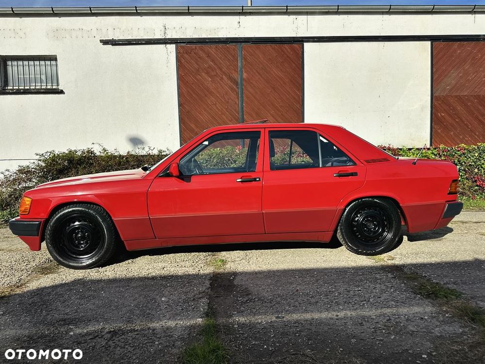 Mercedes-Benz W201 (190) - 11