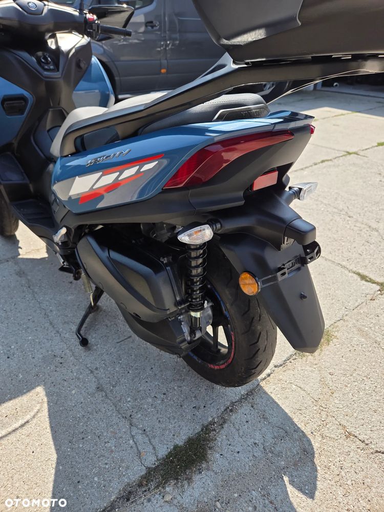Yamaha Tricity - 11