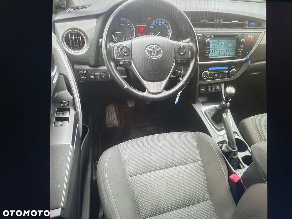 Toyota Auris 2.0 D-4D Life - 9