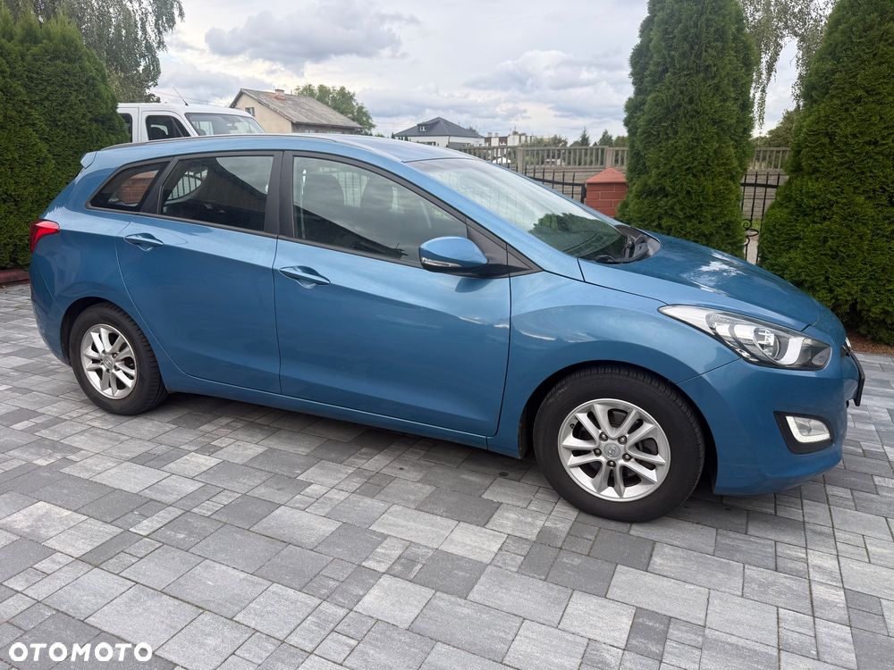 Hyundai i30 blue Kombi 1.6 CRDi YES Gold - 6
