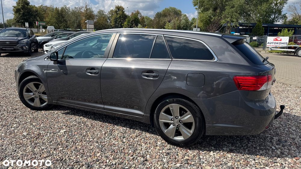 Toyota Avensis 1.8 Premium EU5 - 8