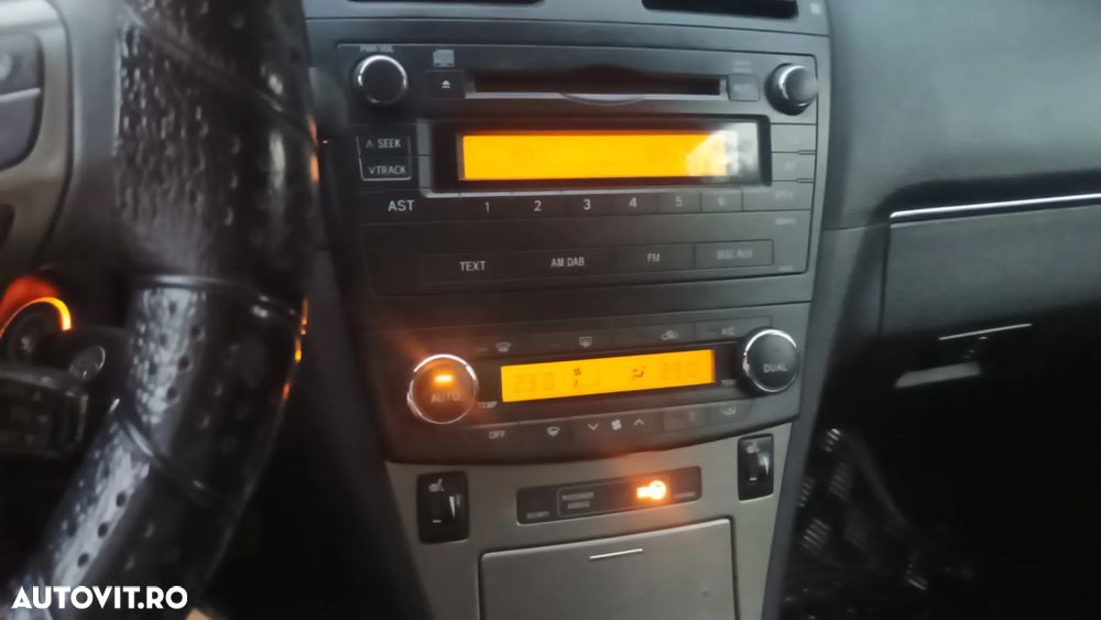 Toyota Avensis 2.0 D4D Sdn. Sol - 10