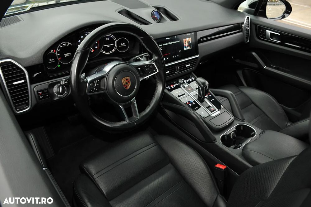 Porsche Cayenne Standard - 33