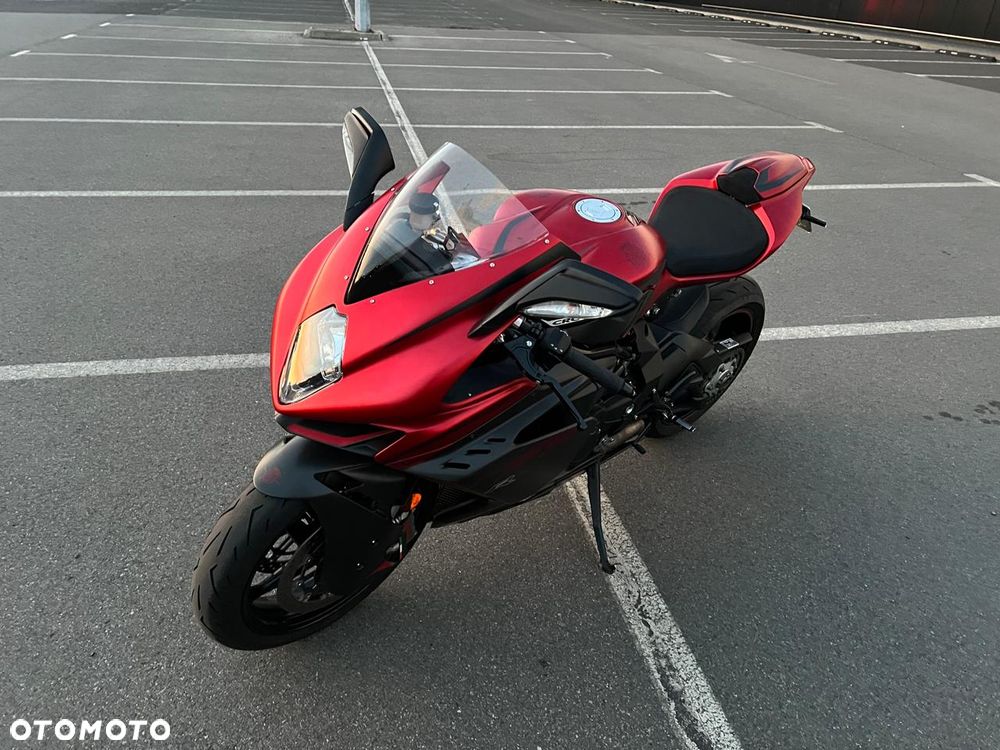 MV AGUSTA F3 - 1
