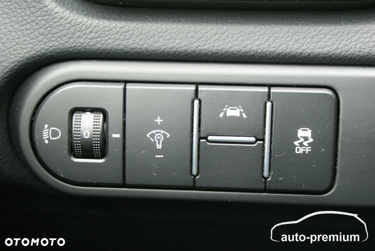 Kia Ceed - 11