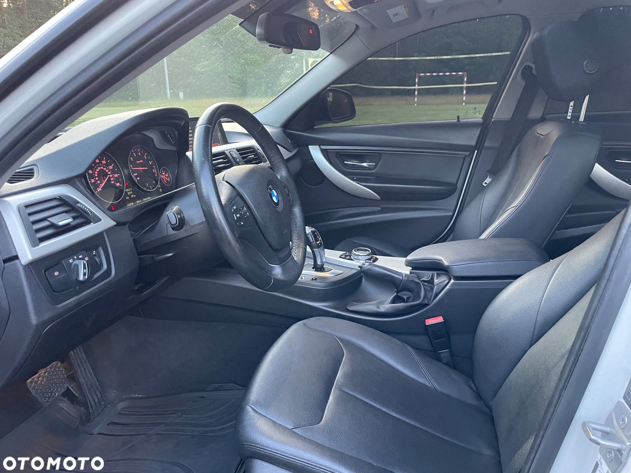 BMW Seria 3 320i Touring xDrive - 18