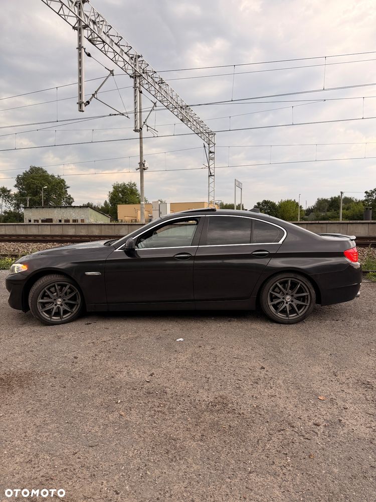 BMW Seria 5 530d xDrive - 31