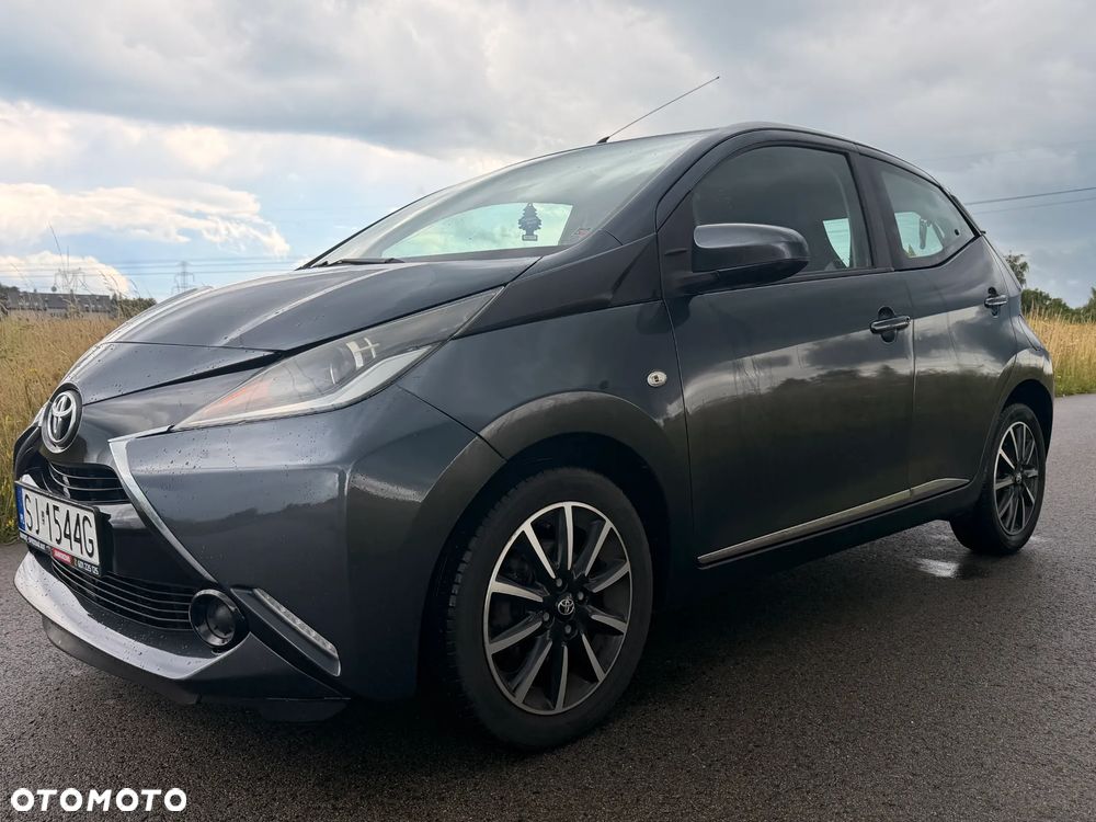 Toyota Aygo x-clusiv - 2