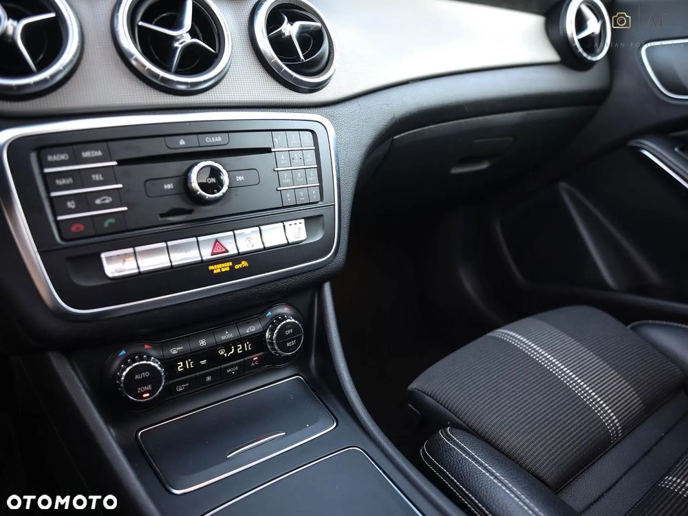 Mercedes-Benz CLA - 27