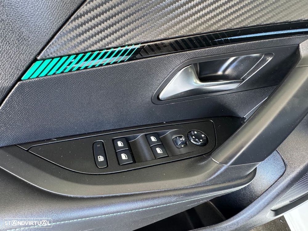 Peugeot 2008 1.5 BlueHDi Allure Pack - 20