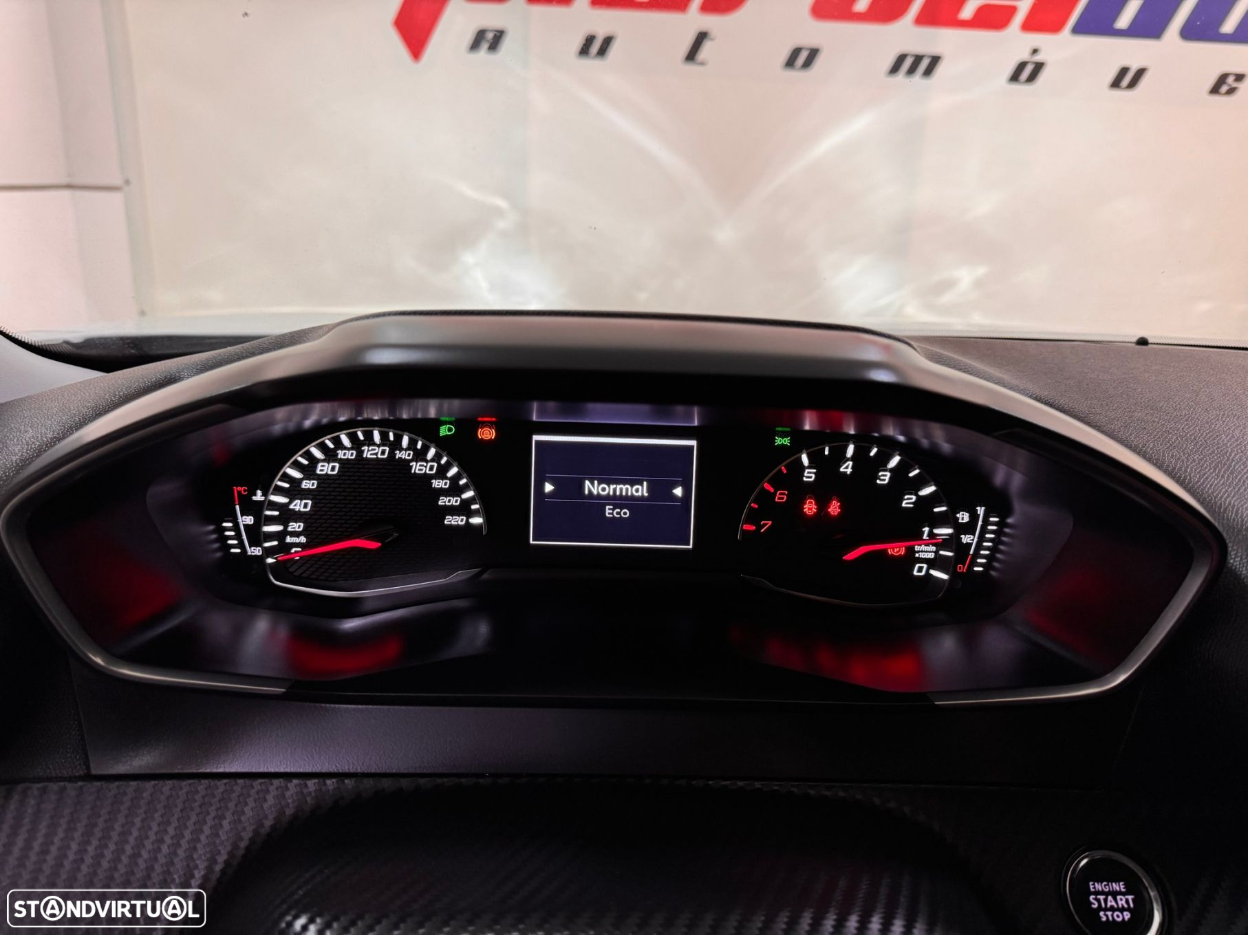 Peugeot 2008 1.2 PureTech Allure - 17