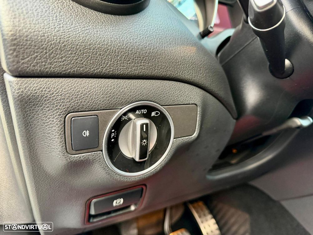 Mercedes-Benz A 180 d AMG Line - 13