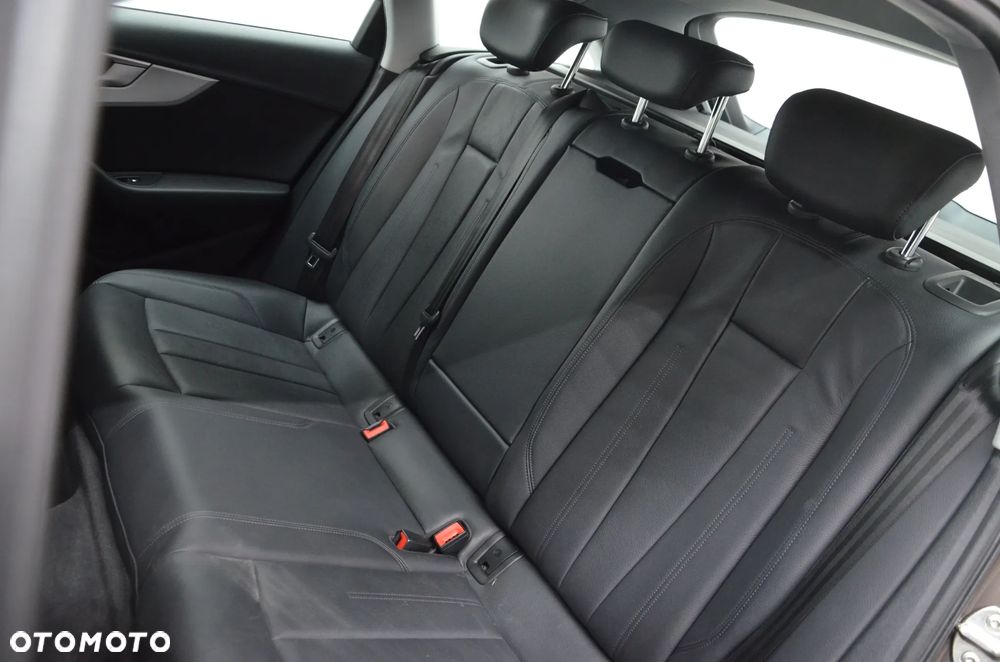 Audi A4 Avant 35 TDI S tronic - 12