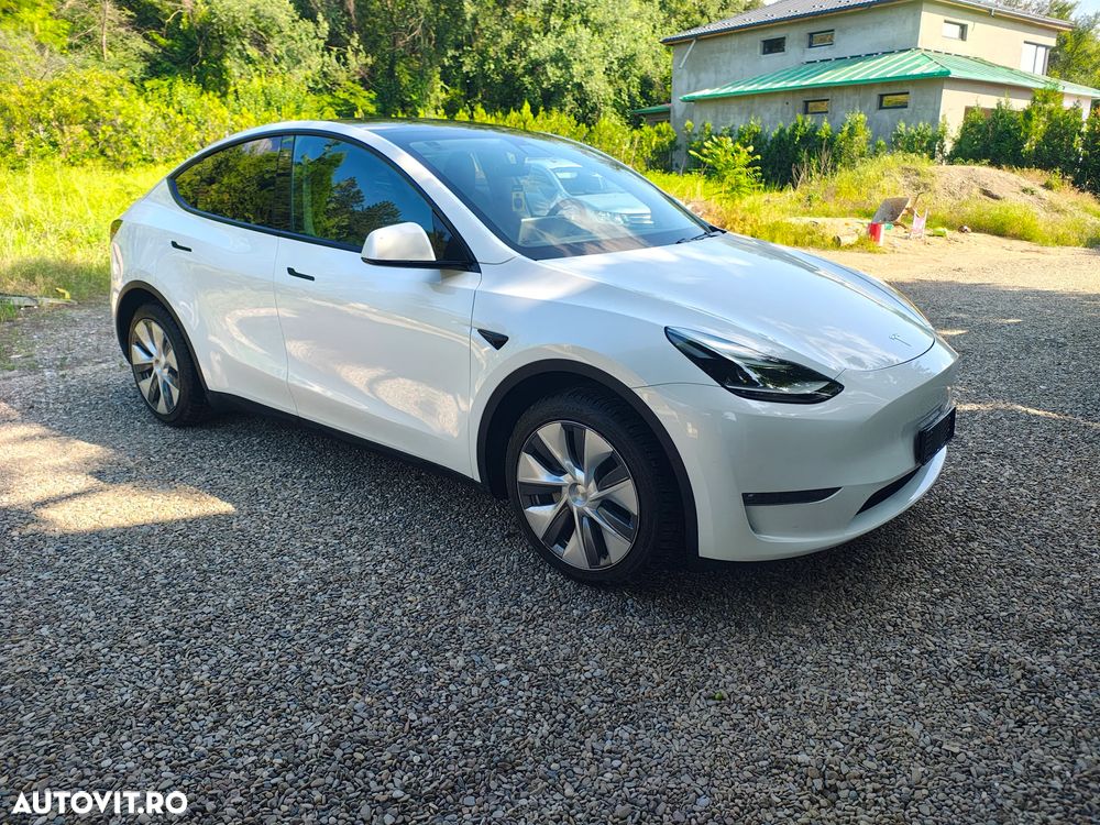 Tesla Model Y - 2