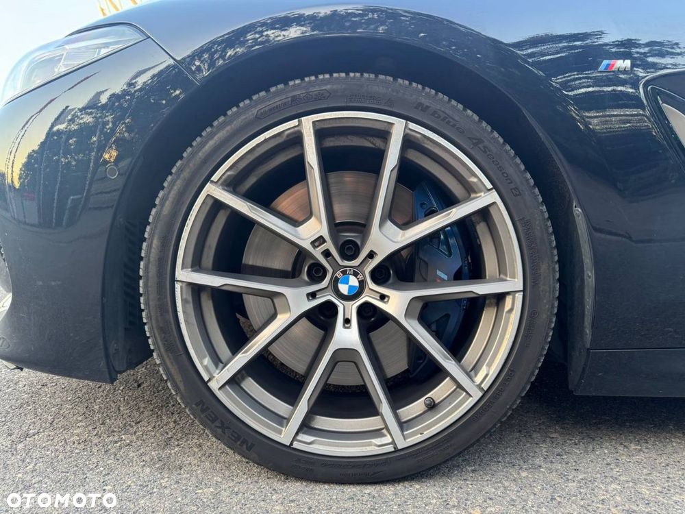 BMW Seria 8 - 26
