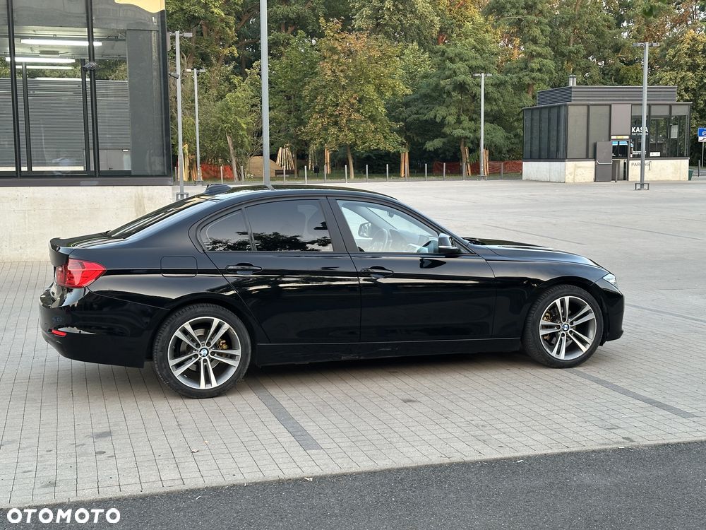 BMW F30 2013 photo 3