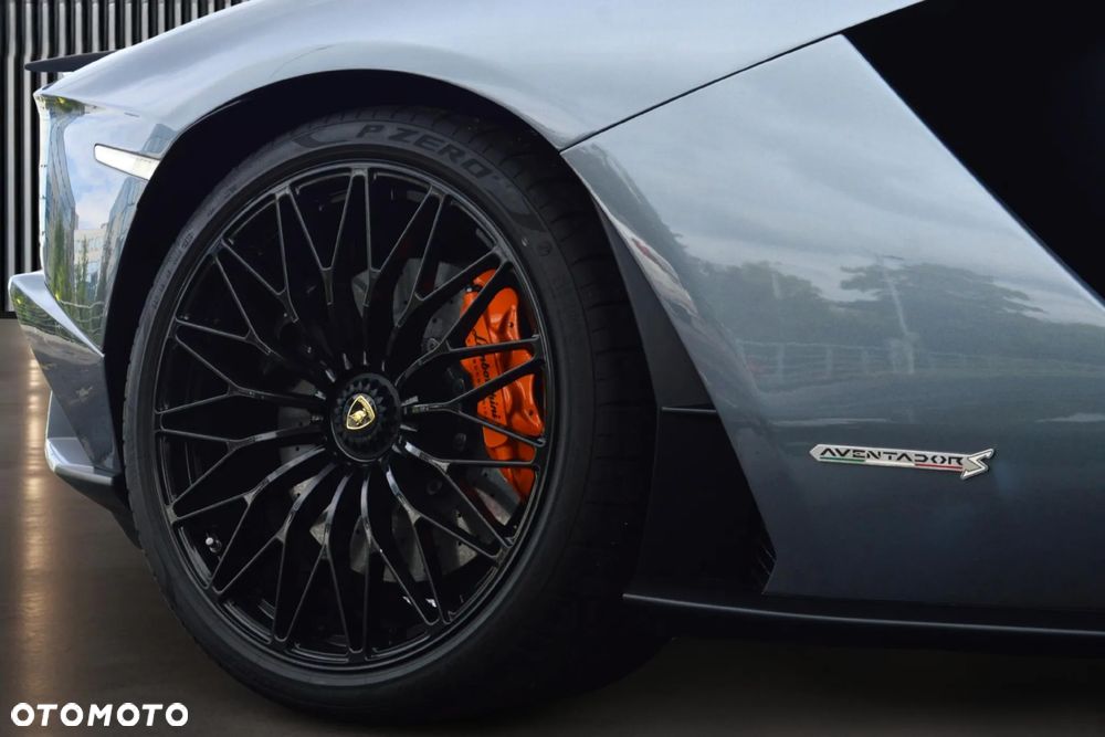 Lamborghini Aventador S - 11