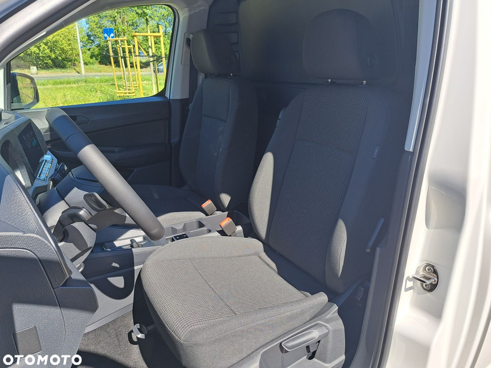 Volkswagen Caddy Maxi Cargo 2.0 TDI DSG - 11