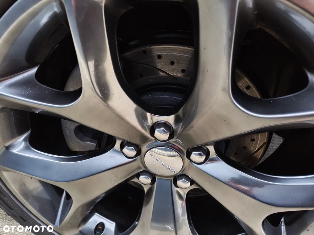 Dodge Challenger - 36