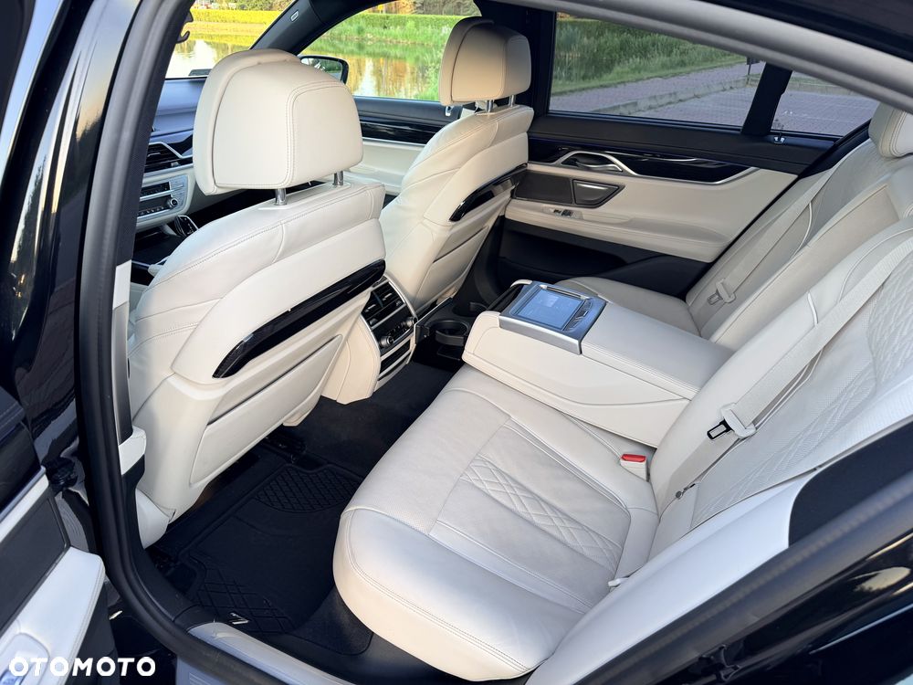 BMW Seria 7 750d xDrive - 13