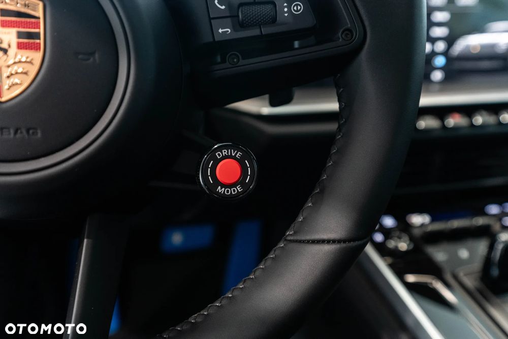 Porsche 911 Carrera 4S - 18